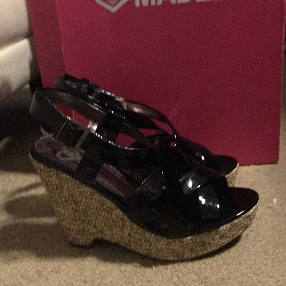 Black patent wedges